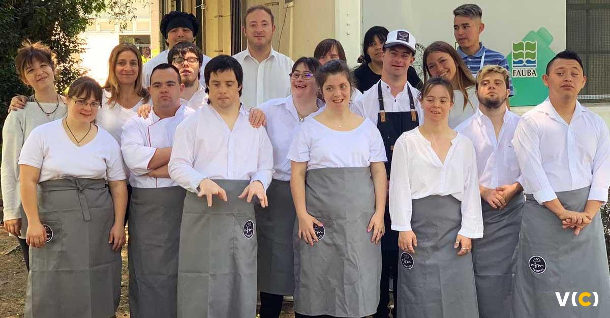 El equipo de Nos Sobran Motivos